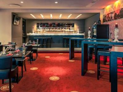 مرکور هتل دوسلدورف سیسترن