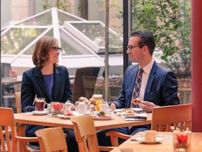 مرکور هتل دوسلدورف سیسترن