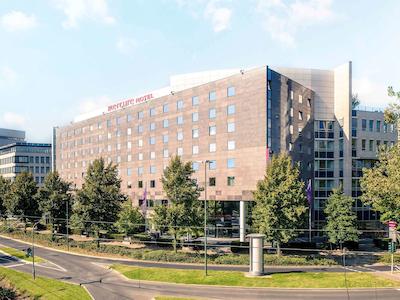 مرکور هتل دوسلدورف سیسترن