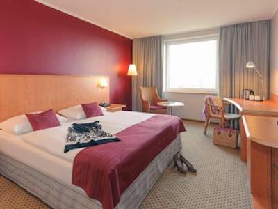 مرکور هتل دوسلدورف سیسترن