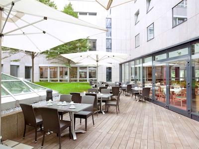 مرکور هتل دوسلدورف سیسترن