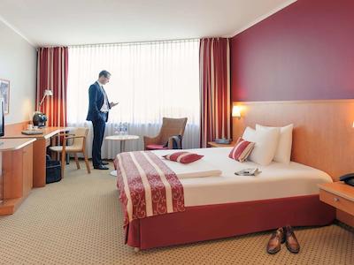 مرکور هتل دوسلدورف سیسترن