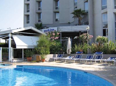 پارک این بای رادیسون نایس ایرپورت