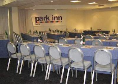 پارک این بای رادیسون نایس ایرپورت