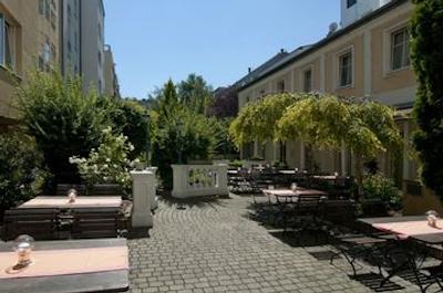 هالیدی این وین سیتی