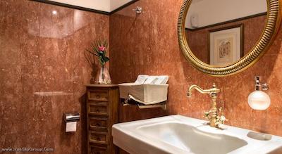 ایزان اونیو لوئیس