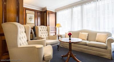 ایزان اونیو لوئیس