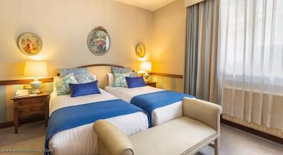 ایزان اونیو لوئیس