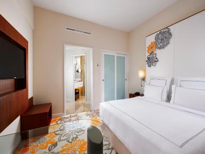 سویستل مرچنت کورت