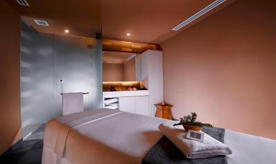 سویستل مرچنت کورت