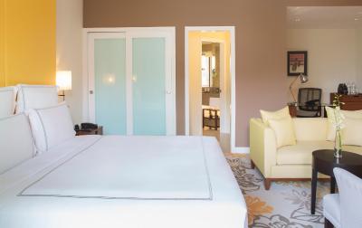 سویستل مرچنت کورت