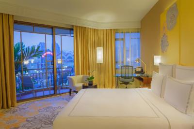 سویستل مرچنت کورت