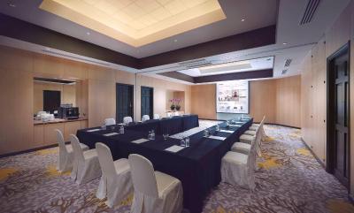 سویستل مرچنت کورت