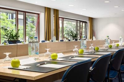 ان‌ اچ گرند پلیس آرنبرگ