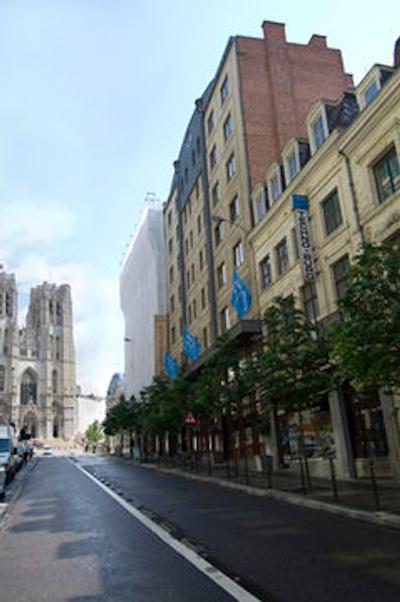 ان‌ اچ گرند پلیس آرنبرگ