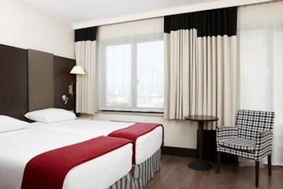 ان‌ اچ گرند پلیس آرنبرگ