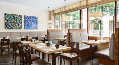 ان‌ اچ گرند پلیس آرنبرگ