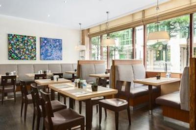 ان‌ اچ گرند پلیس آرنبرگ