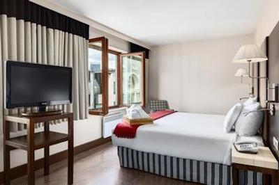 ان‌ اچ گرند پلیس آرنبرگ