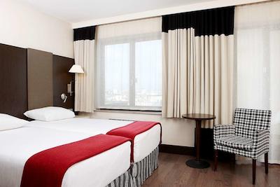 ان‌ اچ گرند پلیس آرنبرگ