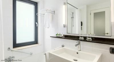 ان‌ اچ گرند پلیس آرنبرگ