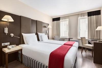 ان‌ اچ گرند پلیس آرنبرگ