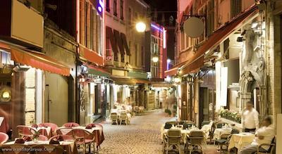 ان‌ اچ گرند پلیس آرنبرگ