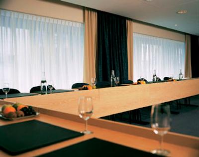 ان‌ اچ گرند پلیس آرنبرگ