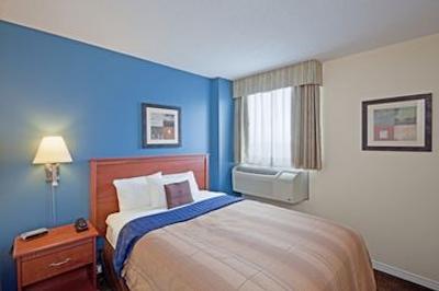 کندلوود سویتس مونترال داون تاون سنتر-ویله