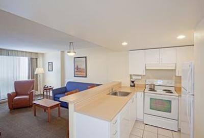 کندلوود سویتس مونترال داون تاون سنتر-ویله