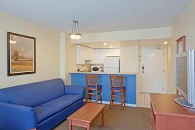 کندلوود سویتس مونترال داون تاون سنتر-ویله