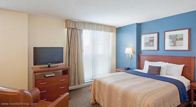 کندلوود سویتس مونترال داون تاون سنتر-ویله