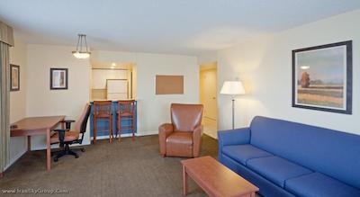 کندلوود سویتس مونترال داون تاون سنتر-ویله