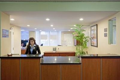 کندلوود سویتس مونترال داون تاون سنتر-ویله