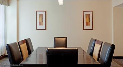 کندلوود سویتس مونترال داون تاون سنتر-ویله