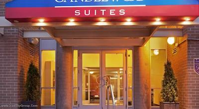 کندلوود سویتس مونترال داون تاون سنتر-ویله