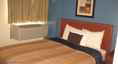 کندلوود سویتس مونترال داون تاون سنتر-ویله