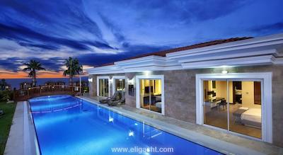 بلیس دلوکس هتل