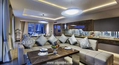 بلیس دلوکس هتل