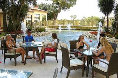 بلیس دلوکس هتل