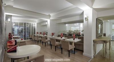 بلیس دلوکس هتل