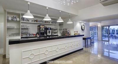 بلیس دلوکس هتل