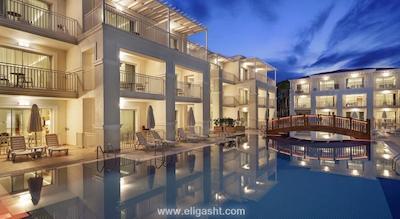 بلیس دلوکس هتل