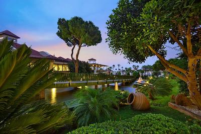 بلیس دلوکس هتل