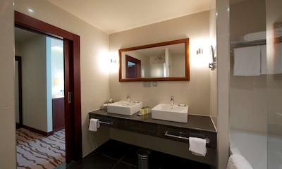 دابل تری بای هیلتون هتل براتیسلاوا