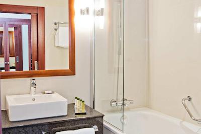 دابل تری بای هیلتون هتل براتیسلاوا