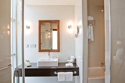 دابل تری بای هیلتون هتل براتیسلاوا