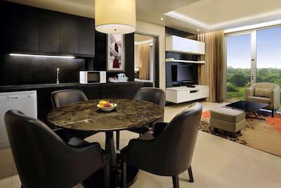 دابل تری سویتس بای‌ هیلتون بنگلور