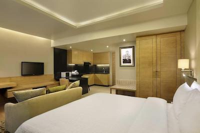 دابل تری سویتس بای‌ هیلتون بنگلور