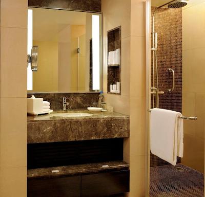 دابل تری سویتس بای‌ هیلتون بنگلور